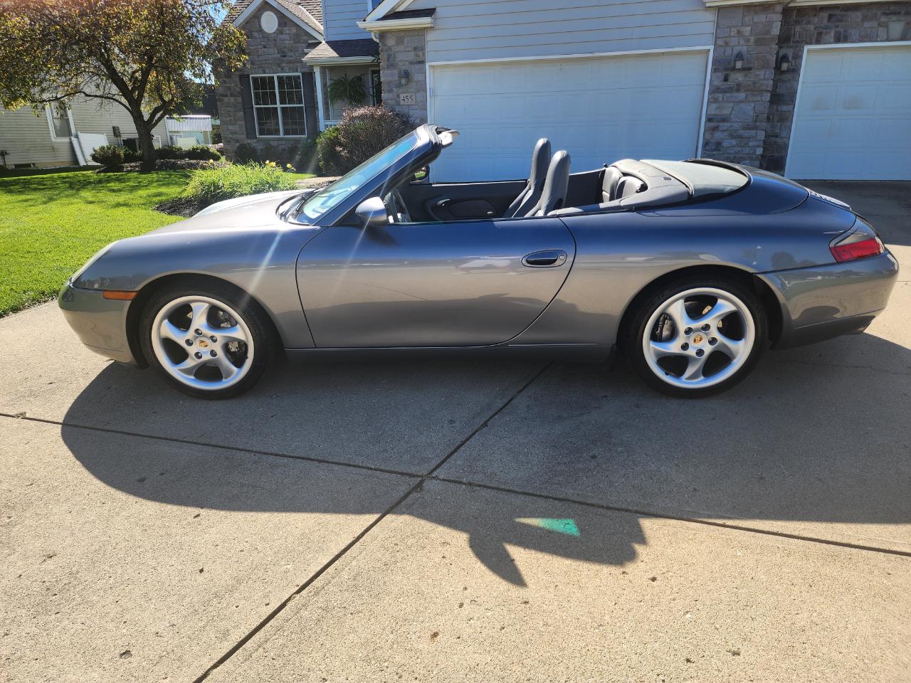 Porsche 911 Carrera 2dr Cabriolet Carrera 4 2001