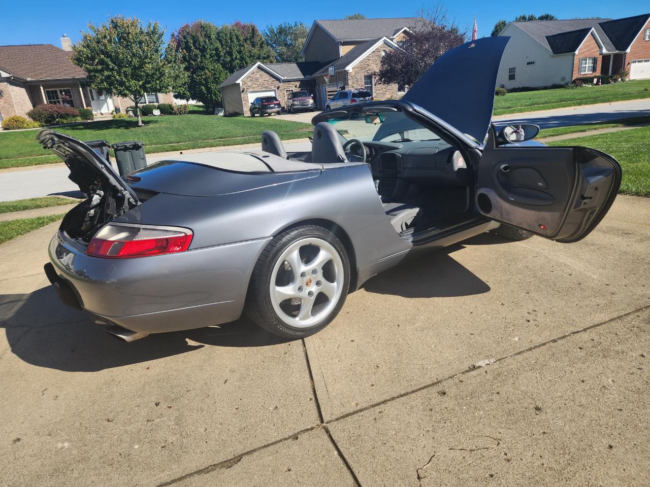Porsche 911 Carrera 2dr Cabriolet Carrera 4 2001