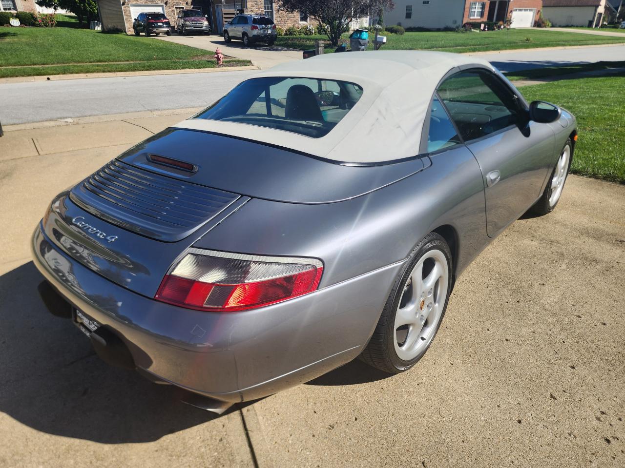 Porsche 911 Carrera 2dr Cabriolet Carrera 4 2001