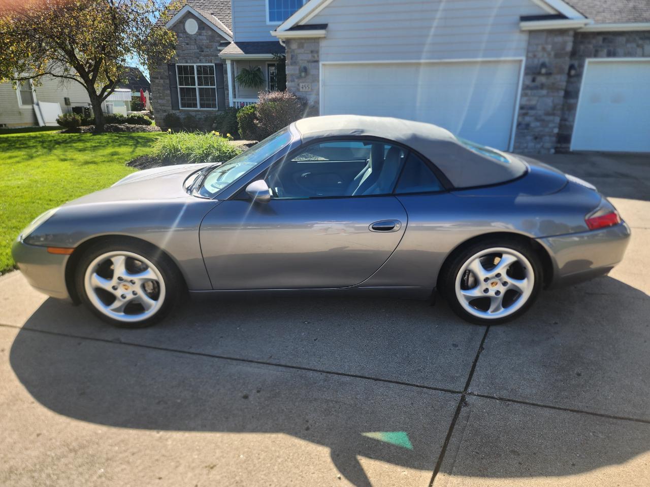 Porsche 911 Carrera 2dr Cabriolet Carrera 4 2001