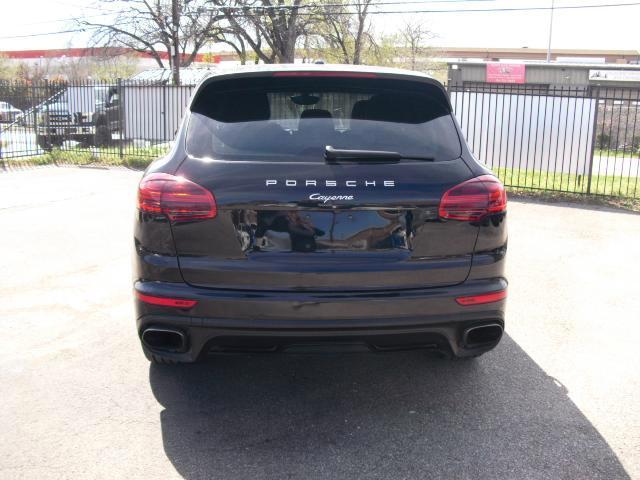 Porsche Cayenne Base 2016