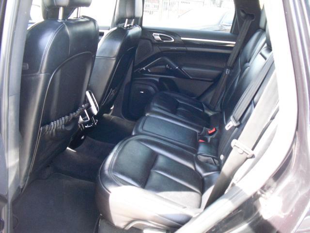 Porsche Cayenne Base 2016