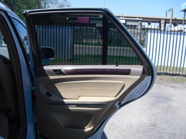 Mercedes-Benz M-Class ML350 2010