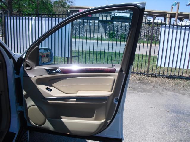 Mercedes-Benz M-Class ML350 2010