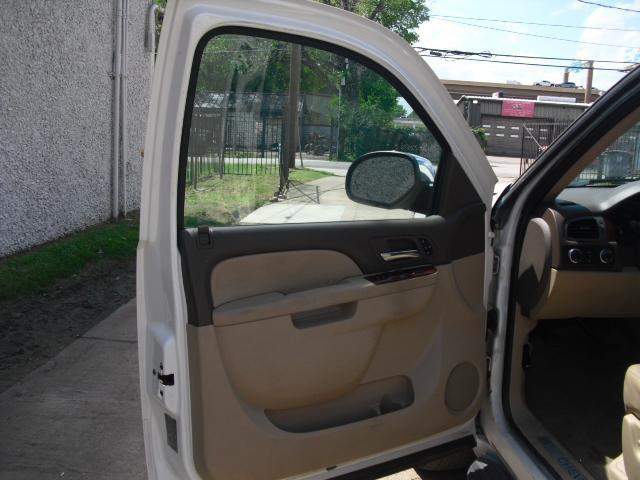 Chevrolet Avalanche LTZ 4WD 2012