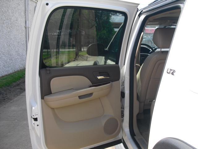 Chevrolet Avalanche LTZ 4WD 2012