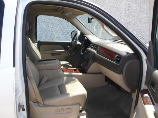 Chevrolet Avalanche LTZ 4WD 2012