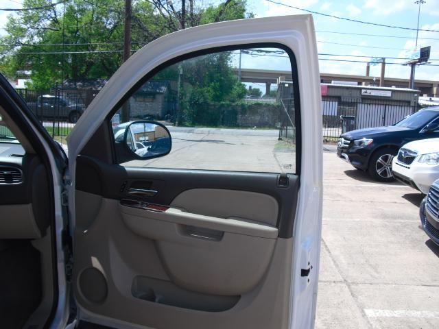 Chevrolet Avalanche LTZ 4WD 2012