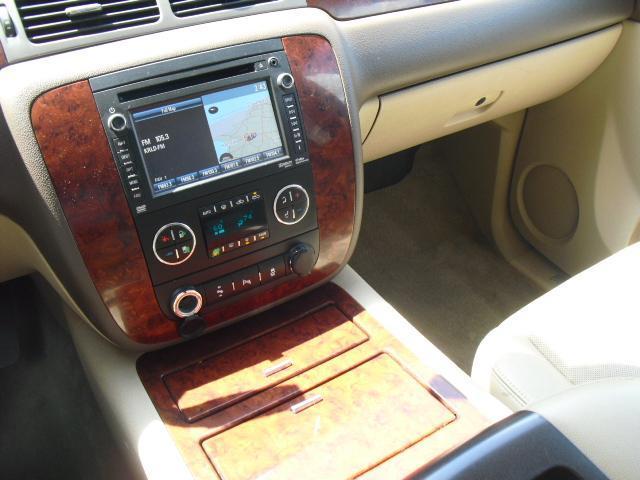 Chevrolet Avalanche LTZ 4WD 2012