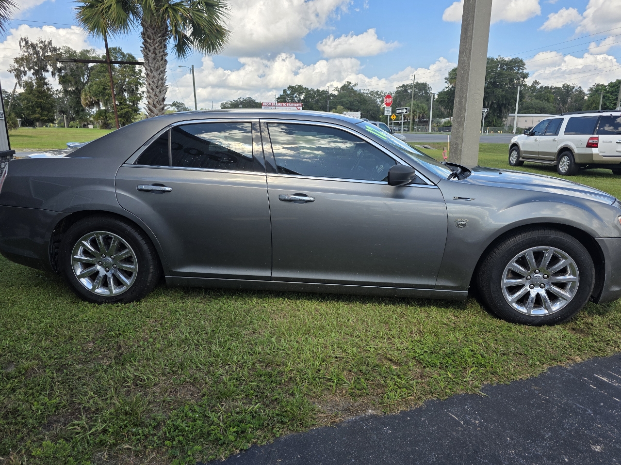 Chrysler 300 4dr Sdn V6 Limited RWD 2012