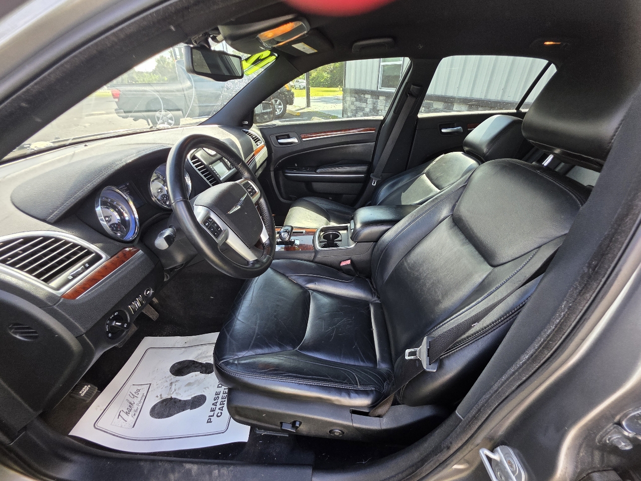 Chrysler 300 4dr Sdn V6 Limited RWD 2012