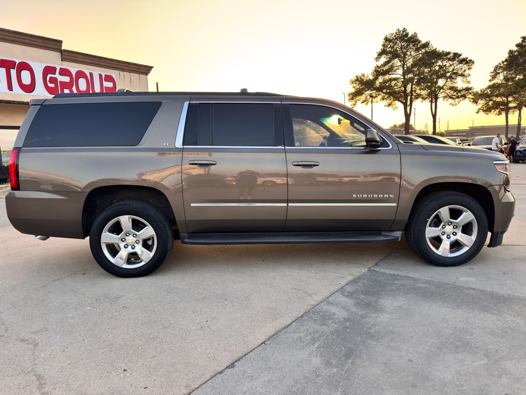 Chevrolet Suburban  2016