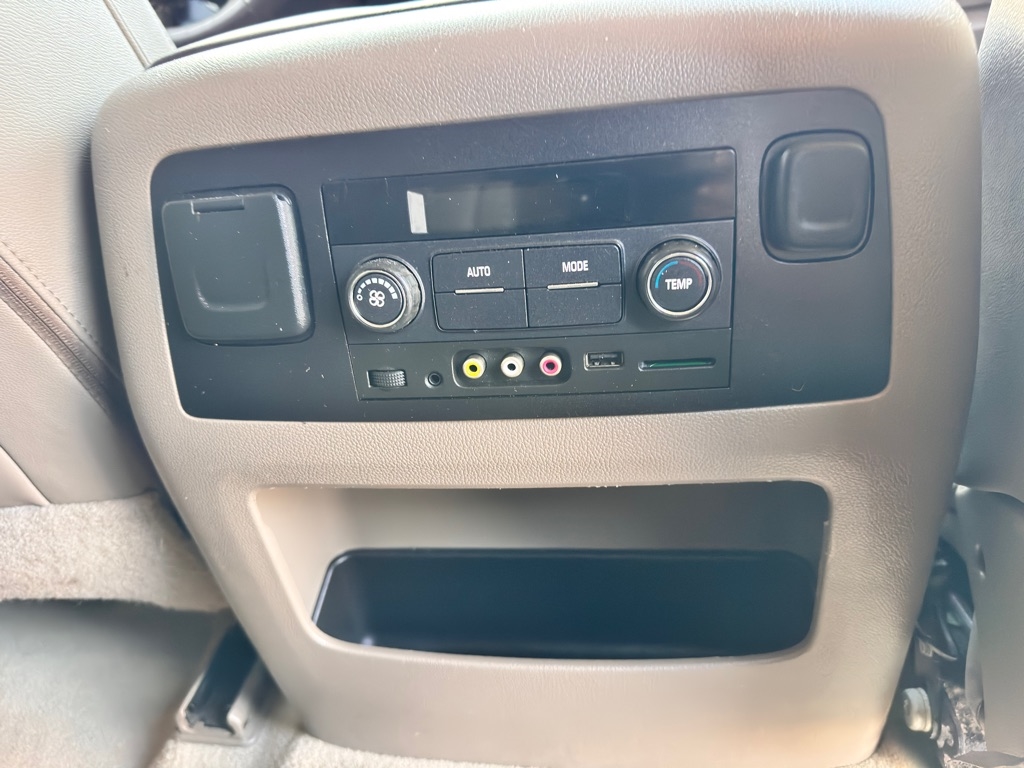 Chevrolet Suburban  2016