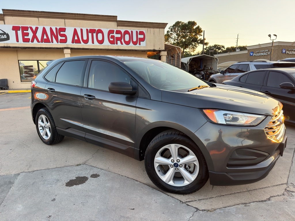 2020 Ford Edge SE photo 2