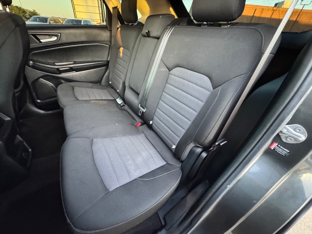 2020 Ford Edge SE photo 15