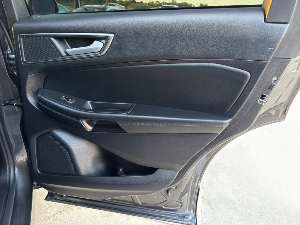 2020 Ford Edge SE photo 20