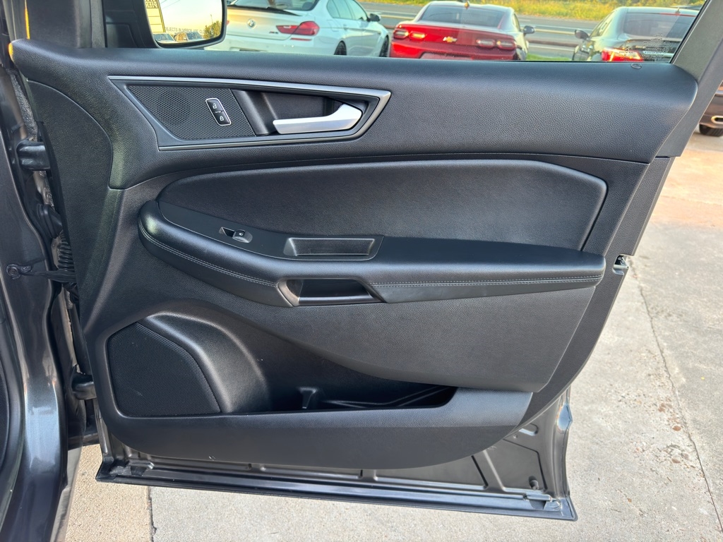 2020 Ford Edge SE photo 23