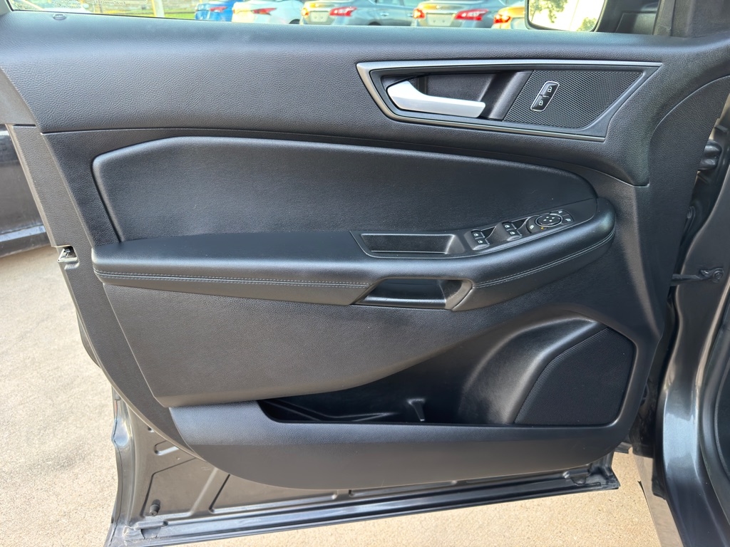 2020 Ford Edge SE photo 26