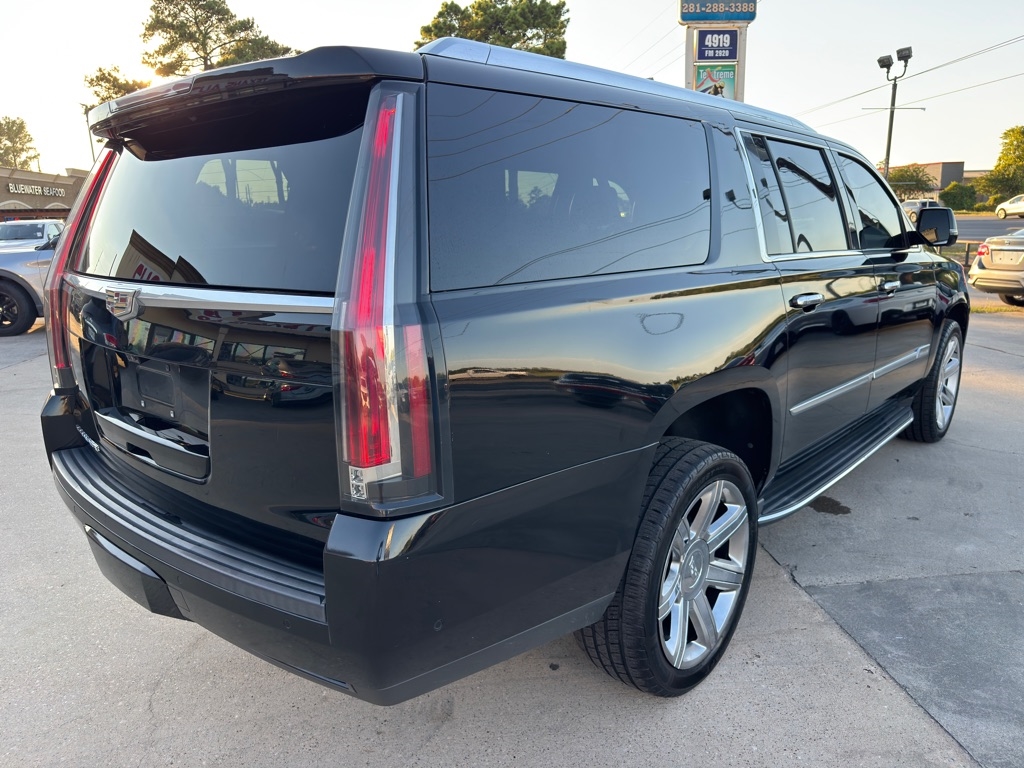 2019 Cadillac Escalade ESV Luxury photo 11