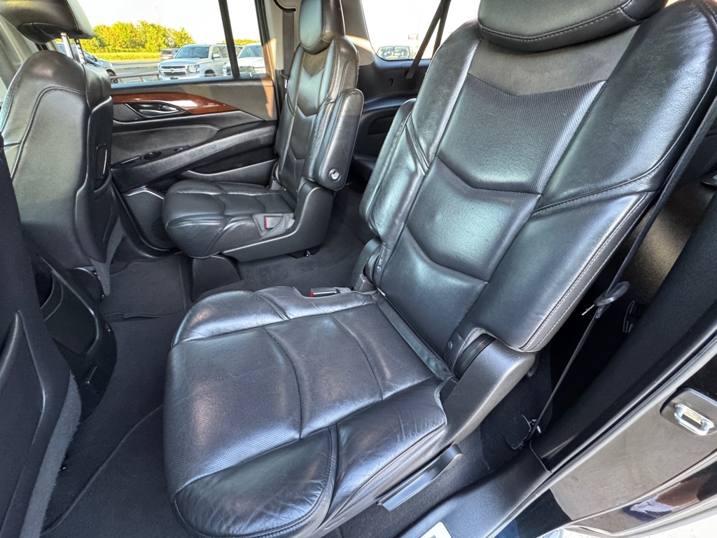 2019 Cadillac Escalade ESV Luxury photo 16