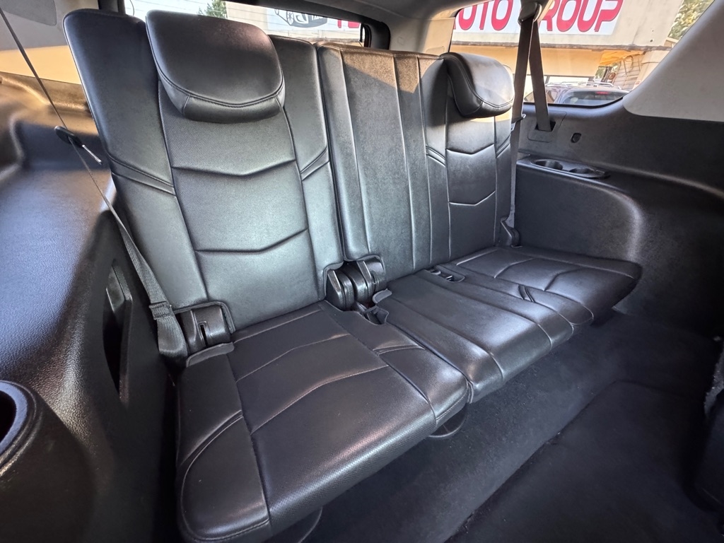 2019 Cadillac Escalade ESV Luxury photo 19