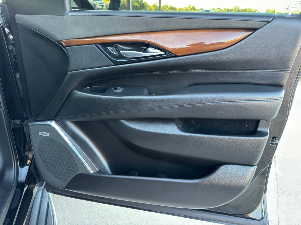 2019 Cadillac Escalade ESV Luxury photo 25