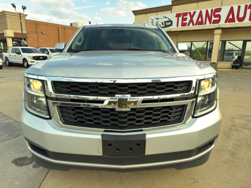 2020 Chevrolet Suburban LT photo 4