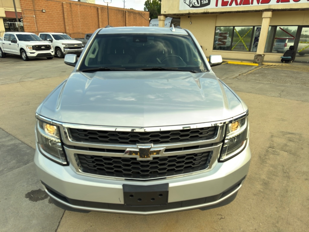 2020 Chevrolet Suburban LT photo 5