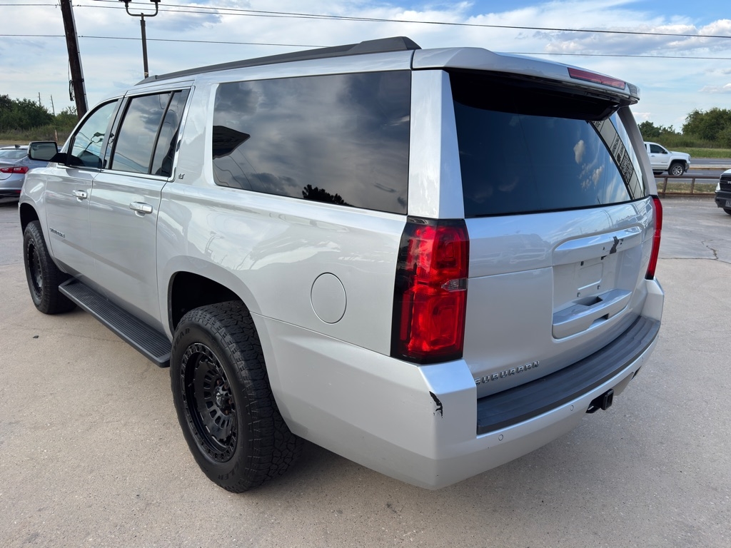 2020 Chevrolet Suburban LT photo 9