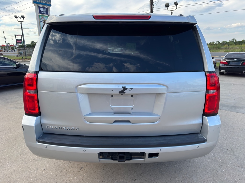 2020 Chevrolet Suburban LT photo 10