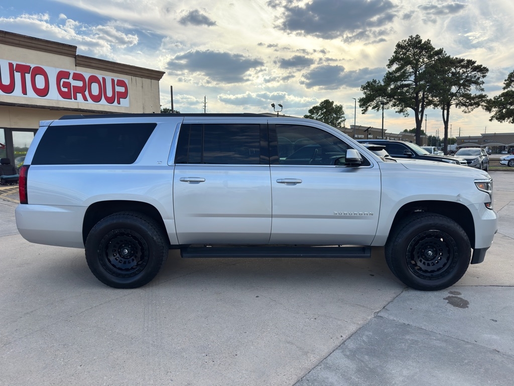 2020 Chevrolet Suburban LT photo 12