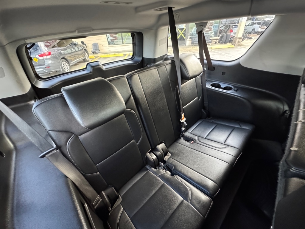 2020 Chevrolet Suburban LT photo 17