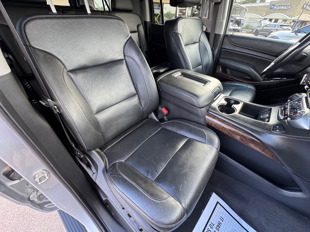 2020 Chevrolet Suburban LT photo 21