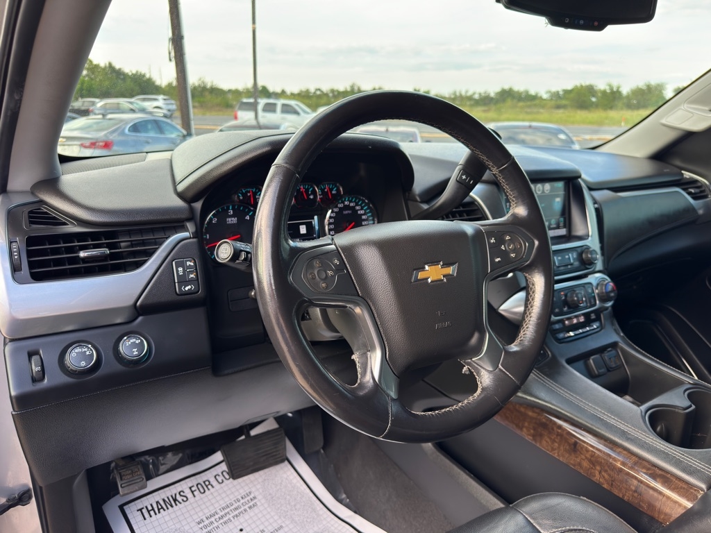 2020 Chevrolet Suburban LT photo 25