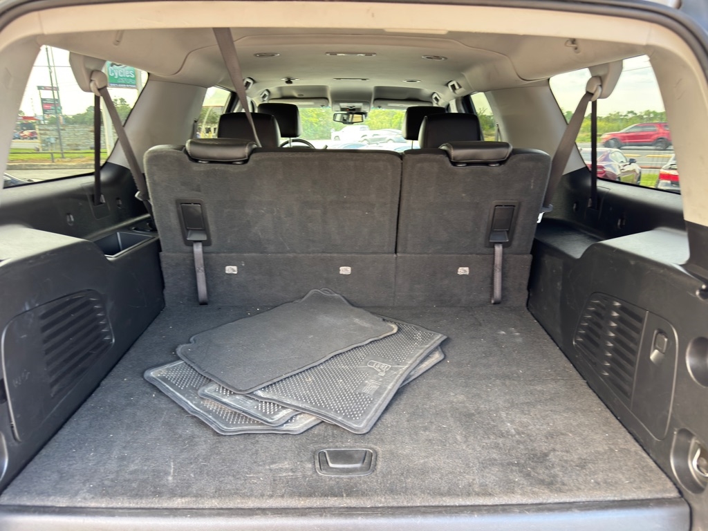 2020 Chevrolet Suburban LT photo 32
