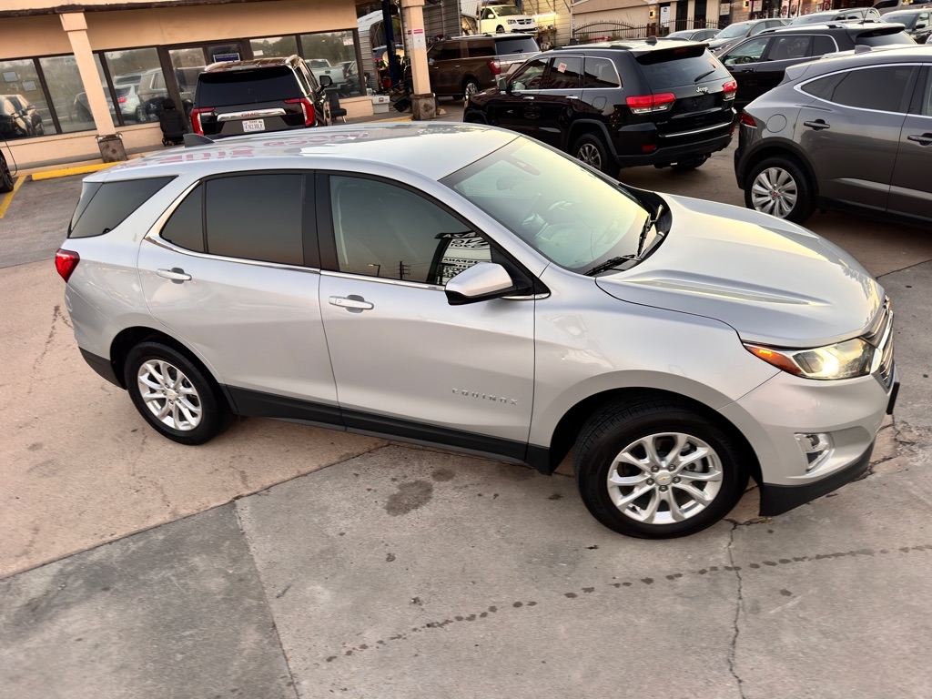 2020 Chevrolet Equinox LT photo 3