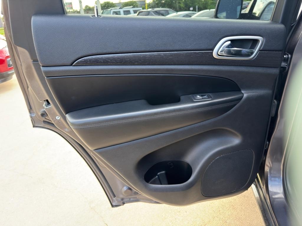 2018 Jeep Grand Cherokee Altitude - Photo 11
