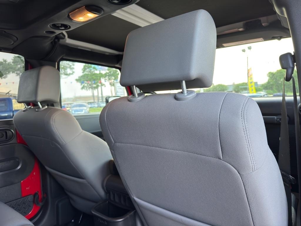 2010 Jeep Wrangler Unlimited Rubicon - Photo 16