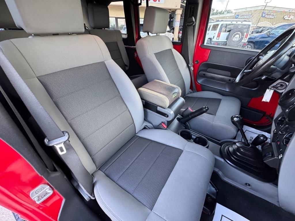 2010 Jeep Wrangler Unlimited Rubicon - Photo 18
