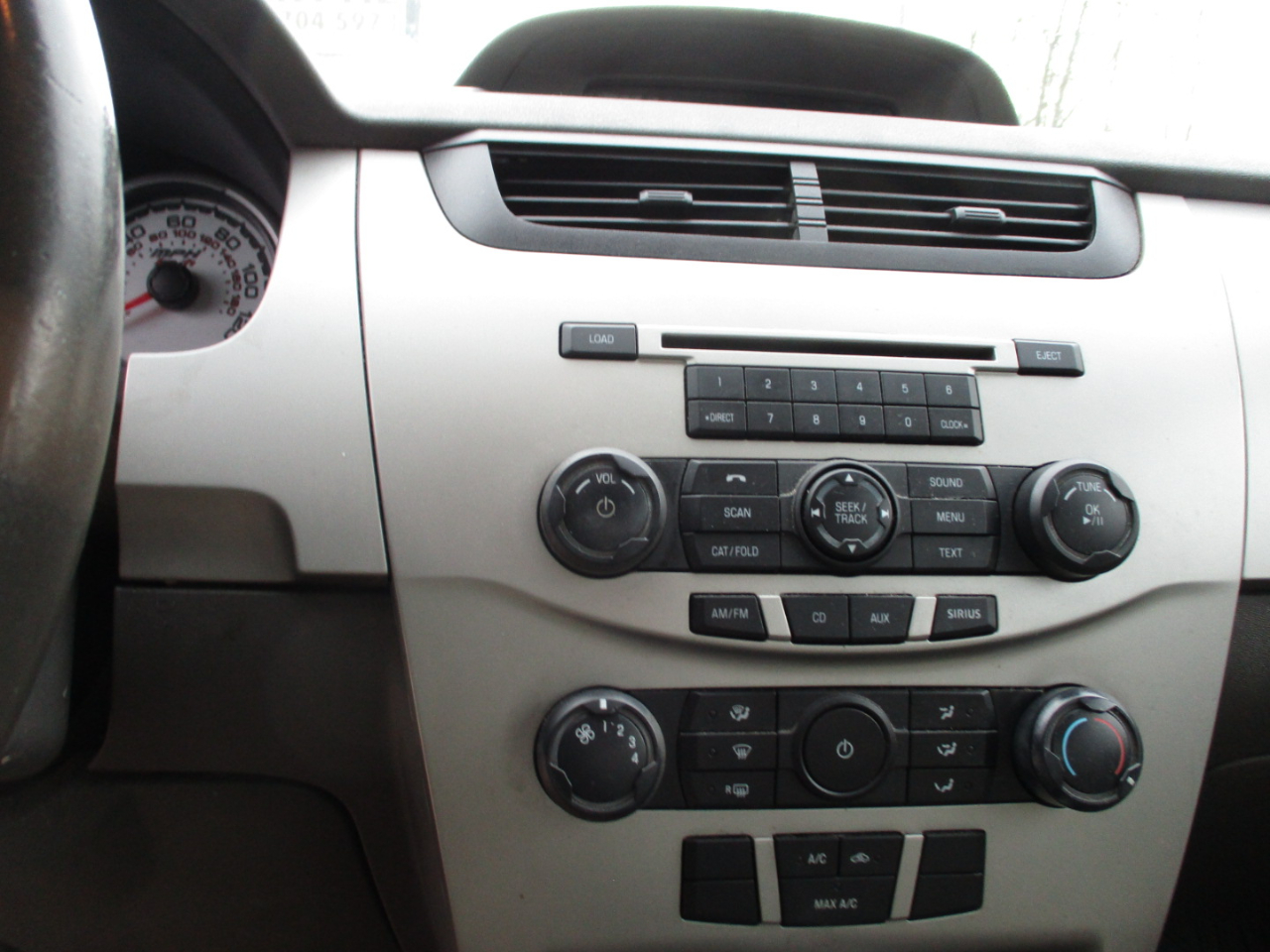 Ford Focus 4dr Sdn SES 2008