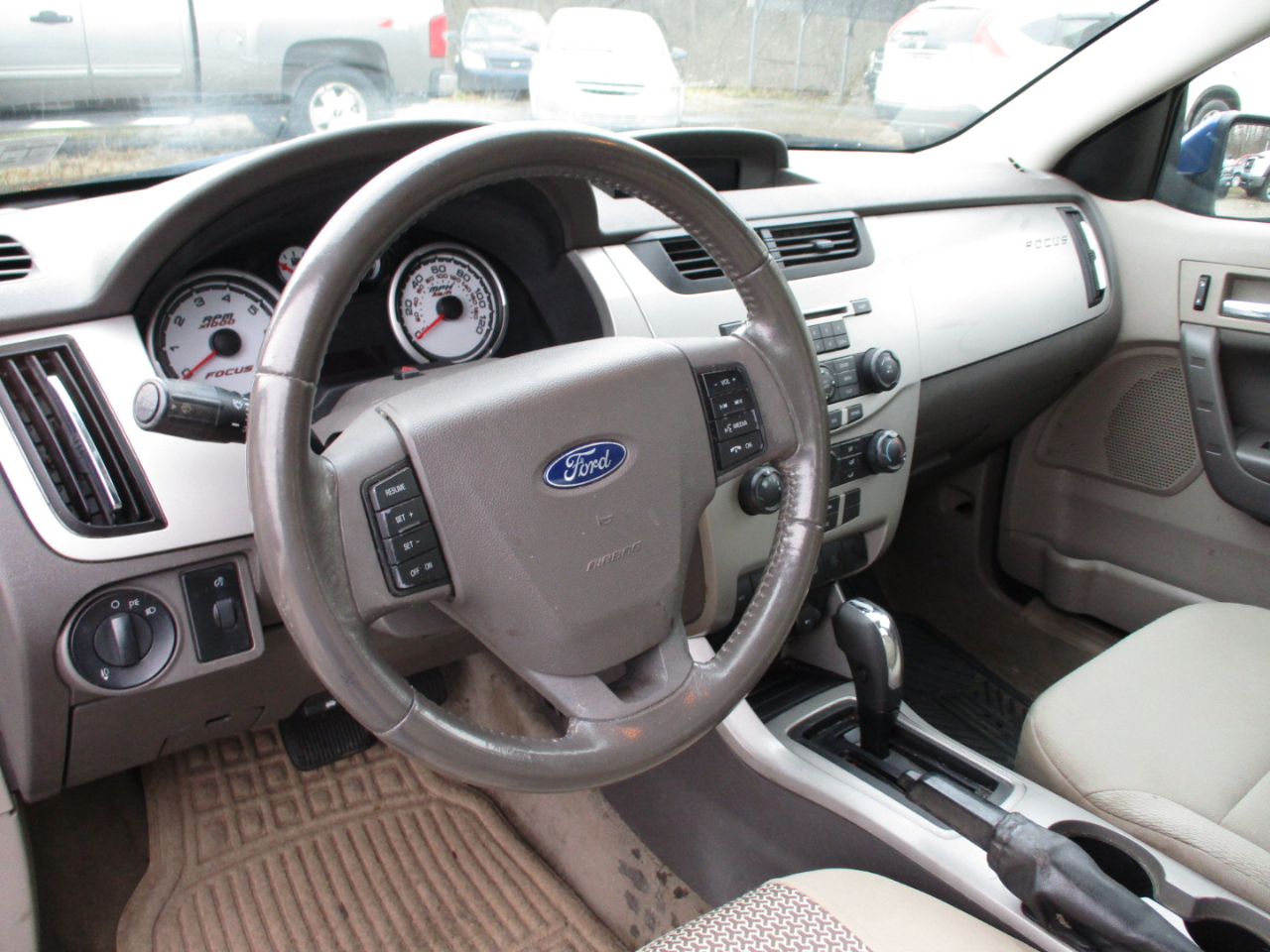 Ford Focus 4dr Sdn SES 2008