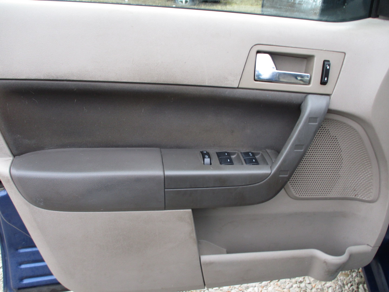 Ford Focus 4dr Sdn SES 2008