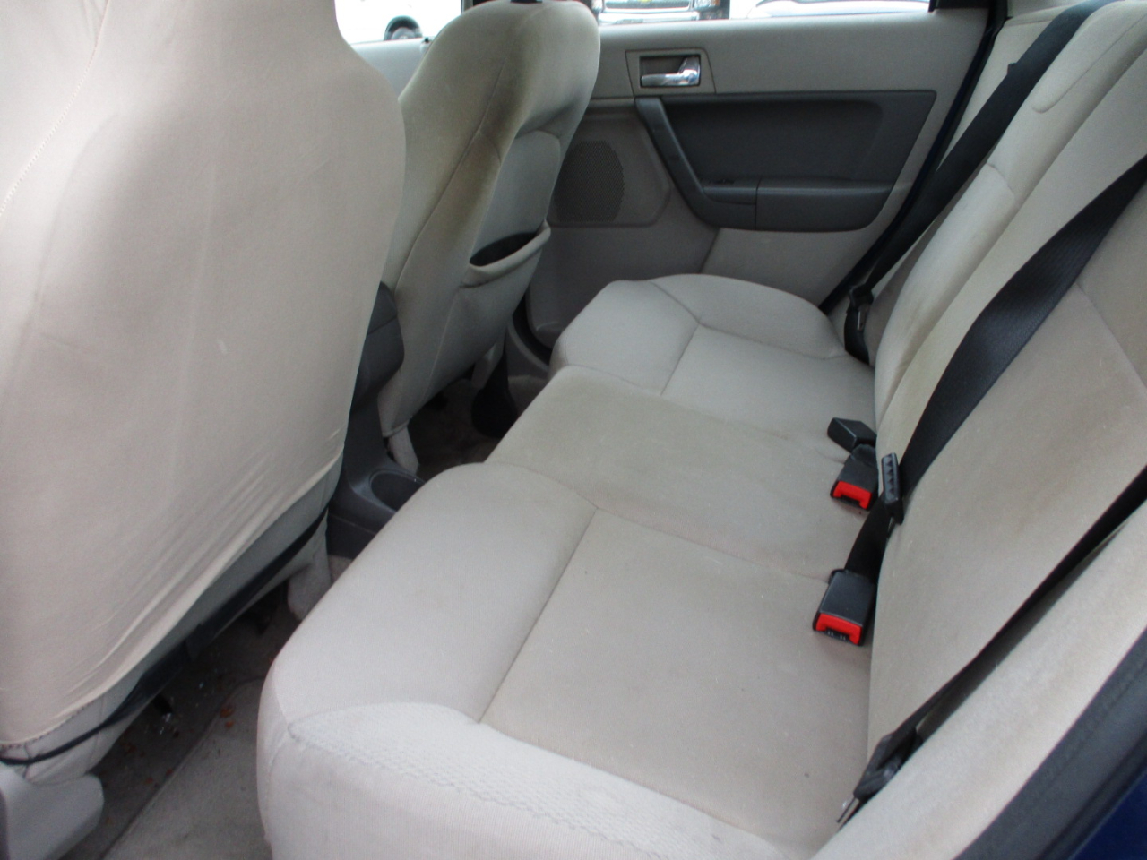 Ford Focus 4dr Sdn SES 2008