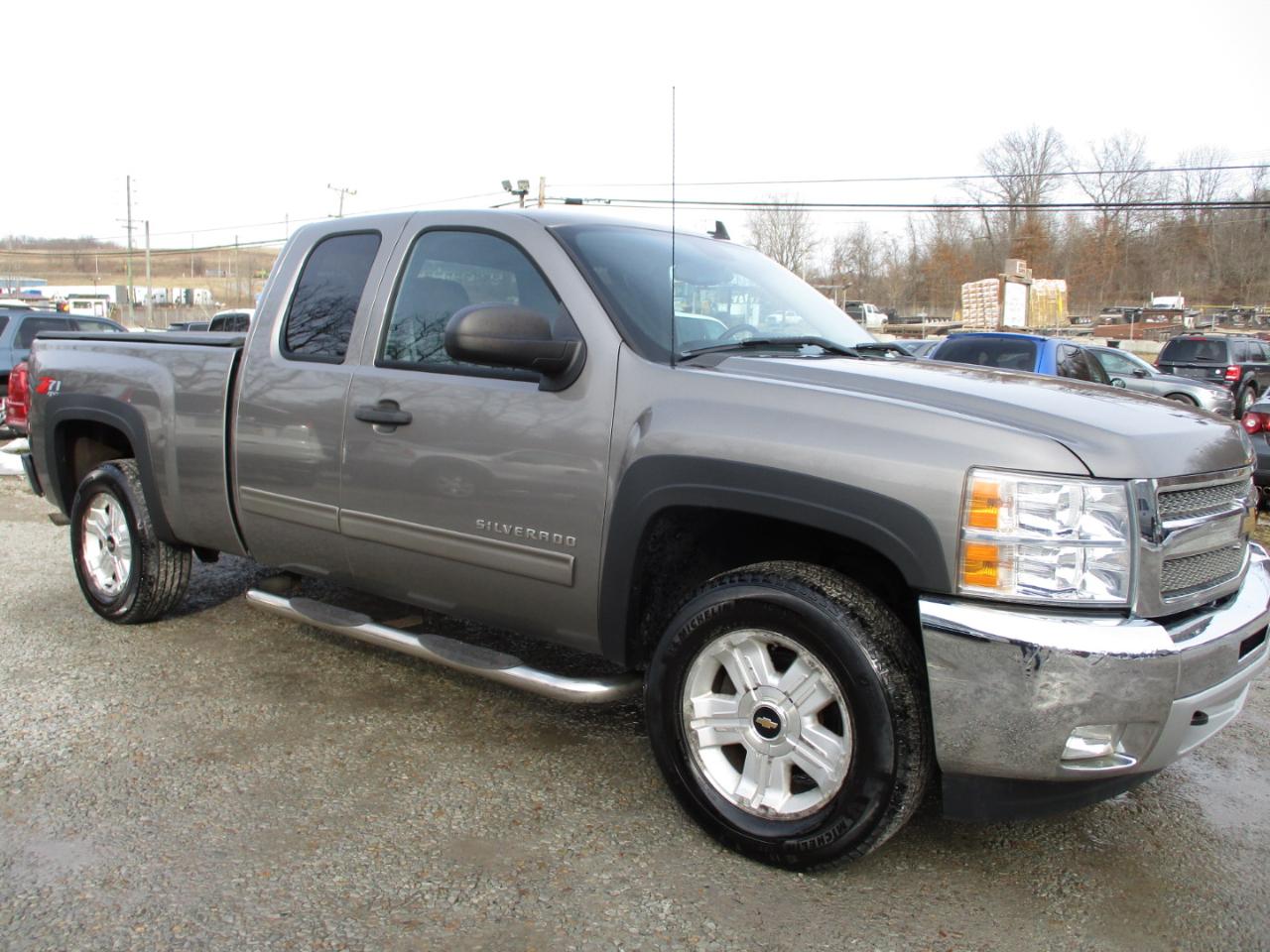 Chevrolet Silverado 1500 4WD Ext Cab 143.5" LT 2012