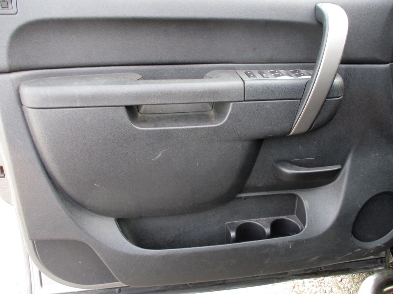 Chevrolet Silverado 1500 4WD Ext Cab 143.5" LT 2012