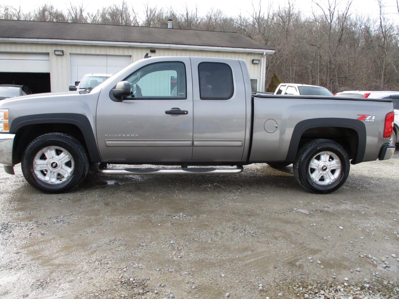 Chevrolet Silverado 1500 4WD Ext Cab 143.5" LT 2012