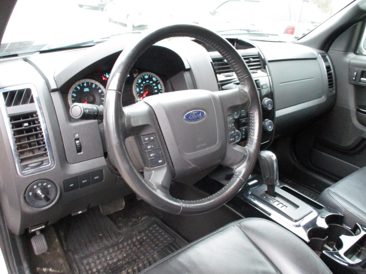 Ford Escape 4WD 4dr Limited 2011