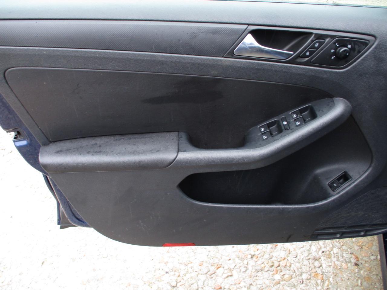 Volkswagen Jetta Sedan 4dr Auto SE PZEV 2011