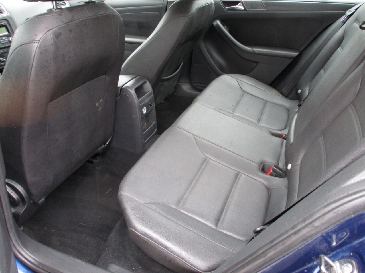 Volkswagen Jetta Sedan 4dr Auto SE PZEV 2011