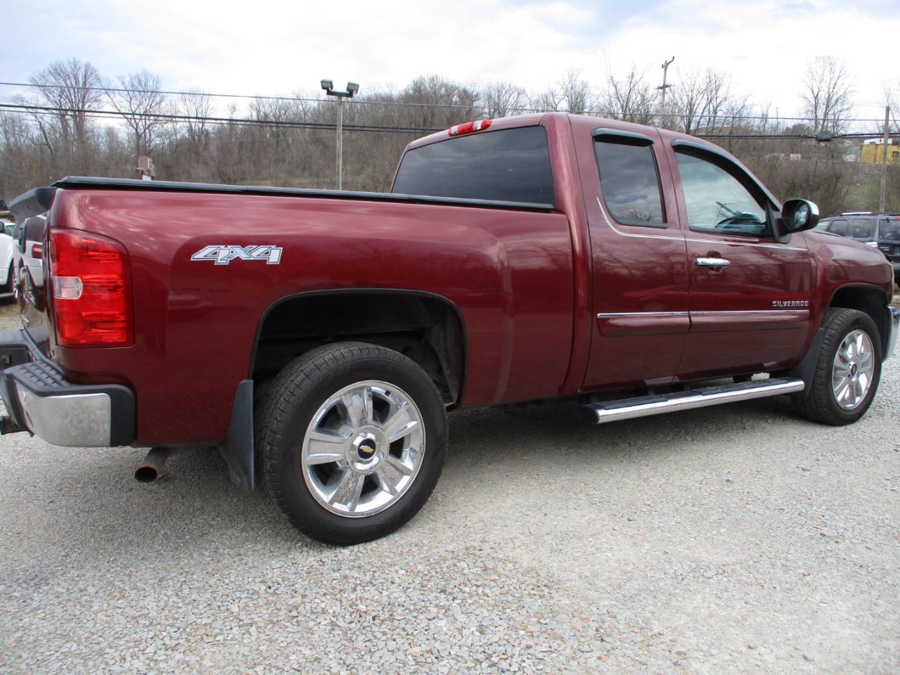 Chevrolet Silverado 1500 4WD Ext Cab 143.5" LT 2013